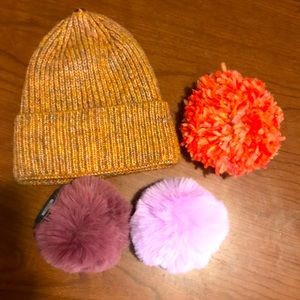 Anthropologie Womens Pick-A-Pom Beanie Hat Ribbed & Faux Fur 3 Poms Topper